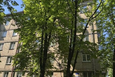 Трикімнатна квартира загальною площею: 72.4 кв.м, житловою площею: 49.3 кв.м., що розташована за адресою: : м.Київ, вулиця Лондонська (Пітерська), будинок 4, квартира 4