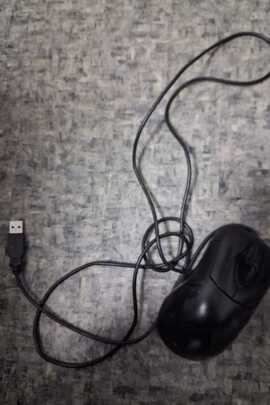 Мишка провідна оптична чорного кольору, робочий стан не перевірявся, бувша у користуванні
