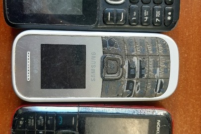 Мобільний телефон марки «Samsung» імеі – відсутній, б/в; мобільний телефон марки «Fly» імеі – відсутній, б/в; мобільний телефон марки «Nokia» імеі – відсутній, б/в