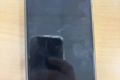 Конфісковане майно за рішенням суду : мобільний телефон марки "Moto G32" IMEI 1:353325381508476, IMEI 2;353325381508484, б/в.