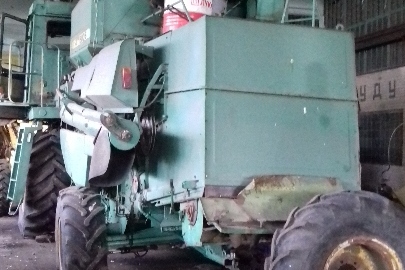 Комбайн зернозбиральний ДОН-1500Б, 1995 року випуску, реєстраційний номер 27571ВХ, заводський номер 073093 з жаткою