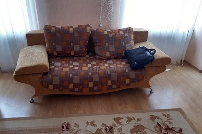 Меблевий гарнітур (диван та 2 крісла) 