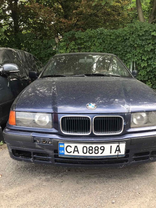 Легковий автомобіль марки BMW, модель 316I, VIN: WBACA71060FL29815, номер кузова WBACA71060FL29815, номерний знак СА0889ІА, рік виробництва 1993, синього кольору