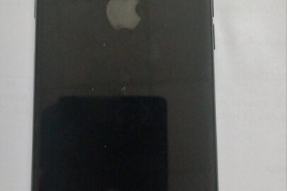 Конфісковане майно за ухвалою суду: мобільний телефон  марки "IPHONE", модель-8, IMEI 3553180888006108, чорного кольору, б/в