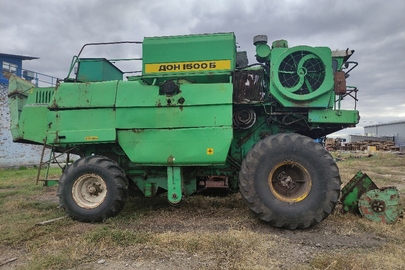 Комбайн зернозбиральний марки ДОН, модель 1500Б, зеленого кольору, 2002 р.в., реєстраційний номер 39412АЕ, заводський № 082293, двигун № 20152687