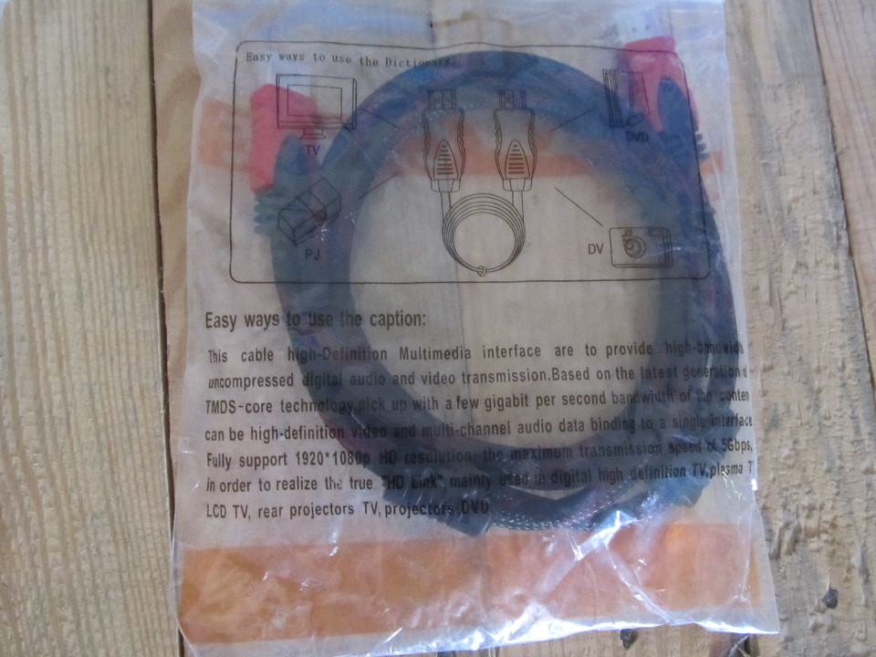 Аксесуари: до мобільних телефонів та комп’ютерної техніки в асортименті, кількістю 43 шт.