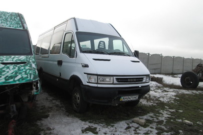   Мікроавтобус пасажирський: марки IVECO, модель 35С13ПЕ, 2004 р/в, ДНЗ: АН0471НС,  номер кузова (VIN): ZCFC3591005519723