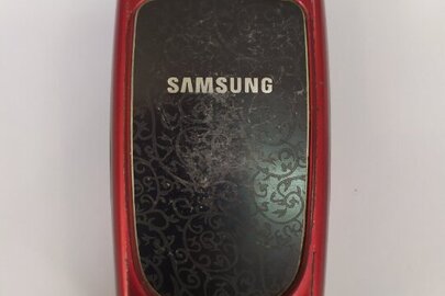 Мобільний телефон Samsung model SGH-X160, червоного кольору —1 шт. (б\в)