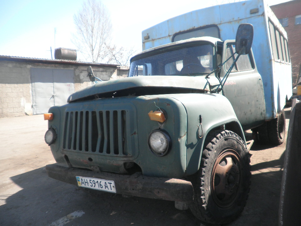 Вантажний автомобіль: ГАЗ 52 (фургон), 1993 р.в., ДНЗ: АН5916АТ, синього кольору, Ін. номер 210102/963, VIN: ХТН520000Р1446387