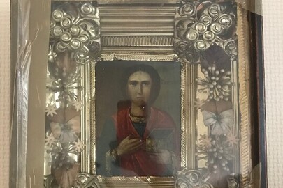 Ікона ручної роботи в окладі, розмір окладу 29.5 см х 34 см, товщина 9.5 см з зображенням Святого Пантелеймона, б/в