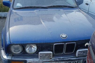 Транспортний засіб, марки BMW, модель 324 D, 1986 року випуску, номер кузова WBAAE110X00883760, ДНЗ 06557РЕ, синього кольору