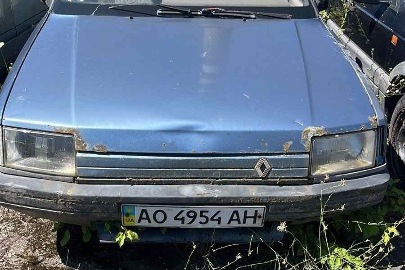 Легковий автомобіль марки Renault, модель Nevada, 1987 року випуску, ДНЗ АО4954АН, кузов номер VF1K48E0500662327, синього кольору