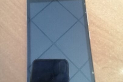 Мобільний телефон марки "Xiomi Redmi 5"
