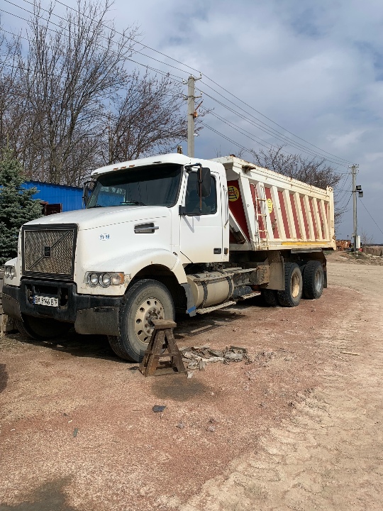 Спеціалізований вантажний самоскид VOLVO VVN, 2002 р.в., ДНЗ ВА9146ВТ, номер кузова 4V4KC9GH92N331430