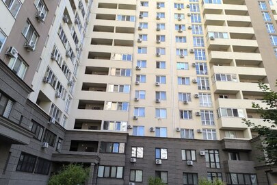 Квартира, загальною площею 38,8 м. кв., житловою площею 16,1 м. кв., що знаходиться за адресою: Одеська облать, м. Одеса, вул. Академіка Воробйова, буд. 1Б, кв. 123