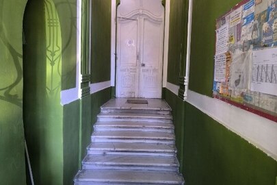 138/1000 частин шестикімнатної квартири №6, загальною площею 204,7 м.кв., житловою площею 129,2 м. кв., за адресою: Одеська область, м. Одеса, вул. Кінна, буд. 12