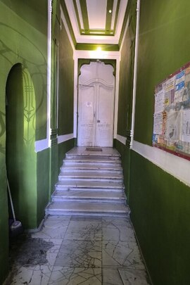 138/1000 частин шестикімнатної квартири №6, загальною площею 204,7 м.кв., житловою площею 129,2 м. кв., за адресою: Одеська область, м. Одеса, вул. Кінна, буд. 12