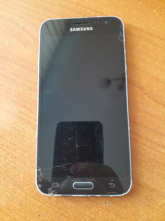 Мобільний телефон «Samsung Galaxy J3» з двома sim-картками, б/в
