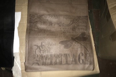Товар ідентифіковано як сумку господарську з текстильних матеріалів розміром 40х40см в асортименті. Кількість 120 шт