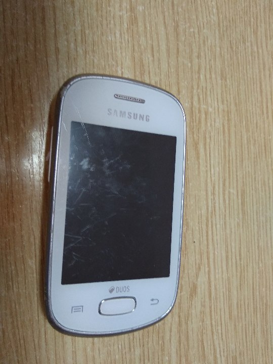 Мобільний телефон марки 