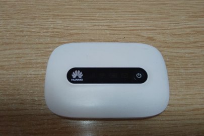 Інтернет-роутер "HUAWEI" VOBILE WIFI EC 5321 v-2, в робочому стані, має незначні потертості