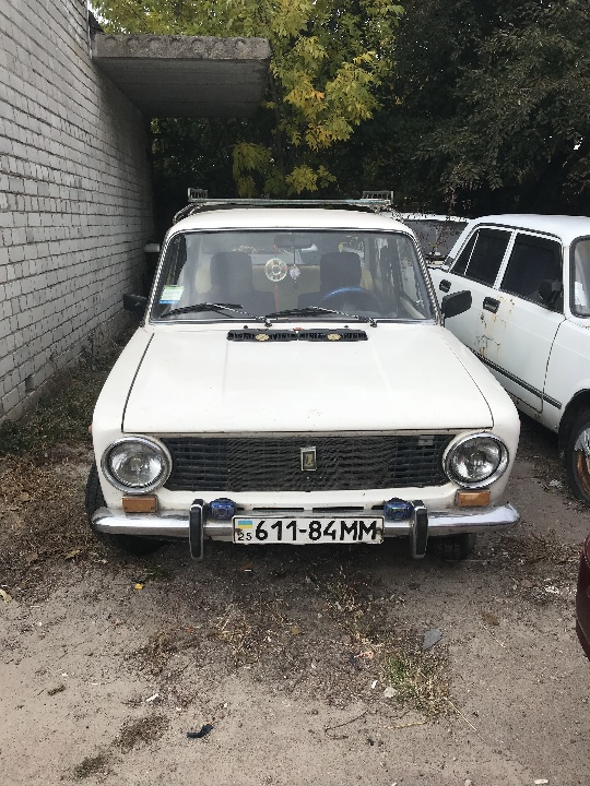 Автомобіль ВАЗ 2101, 1974 рік випуску, білого кольору, ДНЗ - 61184ММ, № куз.1023877, номер двигуна 1099913