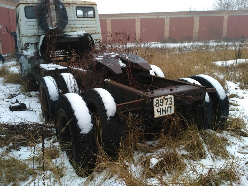 Автомобіль КАМАЗ 5410, 1993 року випуску, реєстраційний номер 8973ЧНП, чорного кольору, номер кузова 2035517