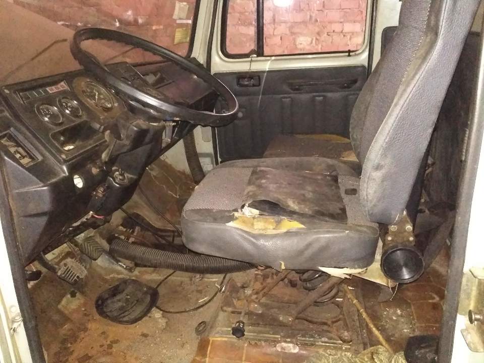 Автомобіль ГАЗ 3307, 1999 року випуску, д.н.з. 00275МН, білого кольору, №шас. Y6C330700Х0000340