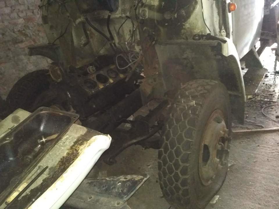 Автомобіль ЗИЛ 43336, 1998 року випуску, д.н.з. 0296ОСХ, білого кольору, №шас. XTZ433360W3440805