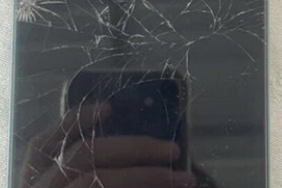 Конфісковане майно за рішенням суду: мобільний телефон марки «Xiaomi Redmi Note 12» (IMEI :869146060517548; 869146060517555), б/в