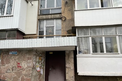 1/4 частина двокімнатної квартири, загальною площею 50,8 кв.м., житловою площею 28,3 кв.м., за адресою: Вінницька область, Вінницький р-н, м. Вінниця, вул. Олега Антонова, 4, кв. 18