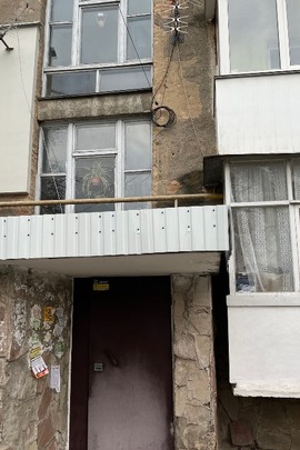 1/4 частина двокімнатної квартири, загальною площею 50,8 кв.м., житловою площею 28,3 кв.м., за адресою: Вінницька область, Вінницький р-н, м. Вінниця, вул. Олега Антонова, 4, кв. 18