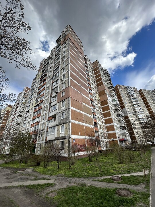 Двокімнатна квартира № 227, загальною площею 52,1 кв.м, яка розташована за адресою: м.Київ, проспект Маяковського Володимира, буд. 52