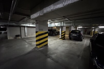 Машиномісце № 112 (підвал на рівні-8,15 літ."А"), загальна площа (кв.м): 13.1, адреса: м. Київ, вулиця Полтавська, будинок 10, гараж 112. Реєстраційний номер об’єкта нерухомого майна: 861453380000