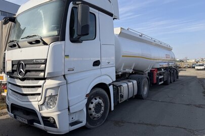 Транспортний засіб вантажний, марка: MERCEDES-BENZ, модель: ACTROS 1851, рік виробництва:2013, VIN: WDB9634031L751673, н/з:KA7146HO, колір: білий, - напівпричіп марка: SINAN TANKER, модель: SNTYS, рік виробництва:2022, VIN:NP9SNTYSBNW225122, н/з:AA9078XF