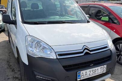 Транспортний засіб: марки CITROEN, модель BERLINGO, шасі (кузов, рама) VF77J9HP0JJ753720, 2018 року випуску, тип загальний легковий універсал-В, колір - білий, державний номер АА2381ТО 