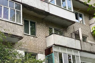 1/3 частки квартири загальною площею 49,7 кв.м., житловою площею 30,8 кв.м. за адресою: Житомирська обл., Житомирський р-н, смт. Озерне, вул. Авіаційна 50 кв. 93