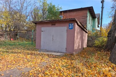 Будівля гаражу, загальною площею 18,5 кв.м. та земельна ділянка площею 0.0023 га, кадастровий номер: 1810700000:02:024:0271 за адресою: Житомирська обл., м. Коростень, вул. І.Богуна, 31-б
