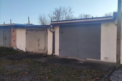 Будівля гаражу, загальною площею 41,9 кв.м. та земельна ділянка площею 0.0045 га, кадастровий номер: 1811000000:00:037:0800 за адресою: Житомирська обл., м. Звягель, вул. Дмитра Герасимчука 4а, гараж 48