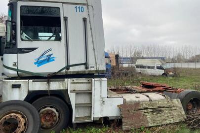 Вантажний тягач RENAULT, модель MAGNUM, реєстраційний номерний знак AO0954AC, рік випуску 1998,номер кузова: VF611GTA100004822, об'єм двигуна – 11929 см. куб., тип пального-дизель, колір-білий