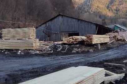 Нежитлова будівля - лісопильний цех загальною площею 414.8 м. кв., та земельна ділянка площею 0.1876 га, КН 2124484400:07:002:0031, за адресою: Закарпатська обл., Тячівський р., с. Брустури (Лопухів), вул. Партизанська, 71