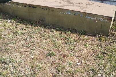 Конфіскація за рішенням суду: металевий саморобний човен без маркування, б/в