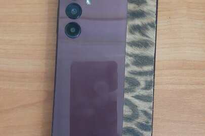 Конфіскація майна за рішенням суду: мобільний телефон марки "SAMSUNG Galaxy A24",  чорного кольору (Dark red),  ІMEI 1:358212588869965, IMEI 2: 350853098869967 із двома sim картами: "Київстар" та ТОВ "Лайфселл", б/в
