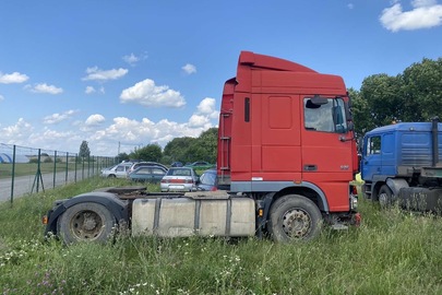 Автомобіль марки DAF, модель XF 95.430, 2006 року випуску, тип - ВАНТАЖНИЙ,- В, реєстраційний номер АЕ4185ЕО, колір ЧЕРВОНИЙ, VIN: XLRTE47XS0E722044