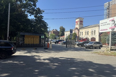 ІПОТЕКА. Нежитлове приміщення, будівлі та споруди автостоянки (РНОНМ: 3126492112020), загальною площею 7,4 кв.м., за адресою: Дніпропетровська обл., м. Дніпро, вул. Старокозацька, буд. 67а