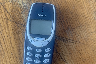 Мобільний телефон "Nokia" моделі 3310 в корпусі синього кольору, IMEI № 350987/10/257738/8, б/в